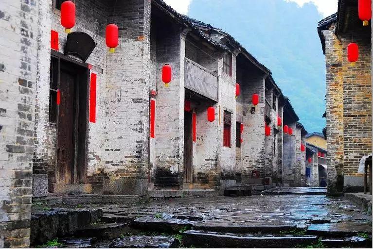 我是一个十五岁的，父母间出现了隔阂，但因为我的存在而没有离婚我应该怎么办？期望有人能开导我一下，游戏画面